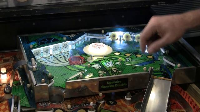 Gottlieb Haunted House Pinball - Part 6 - Testing Game With Hacked Wiring - PinballHelp.com смотреть онлайн
