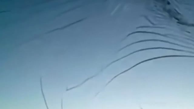 Огненная трещина на лобовом стекле китайского лайнера смотреть онлайн