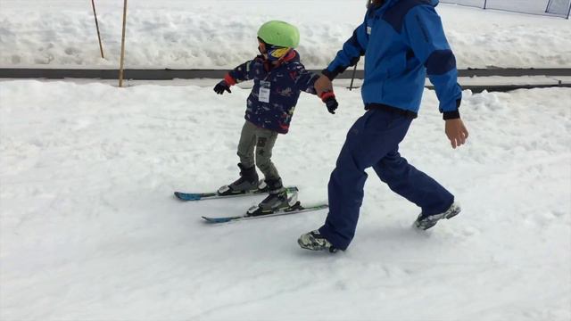 KIDS FIRST PRIVATE SKI LESSON / УРОК ГОРНЫХ ЛЫЖ ДЛЯ ДЕТЕЙ / SUGAR BOW RESORT NORDER / CALIFORNIA смотреть онлайн