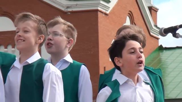 Концертный хор "'Глазовчанка" - "Весёлый Ветер" смотреть онлайн