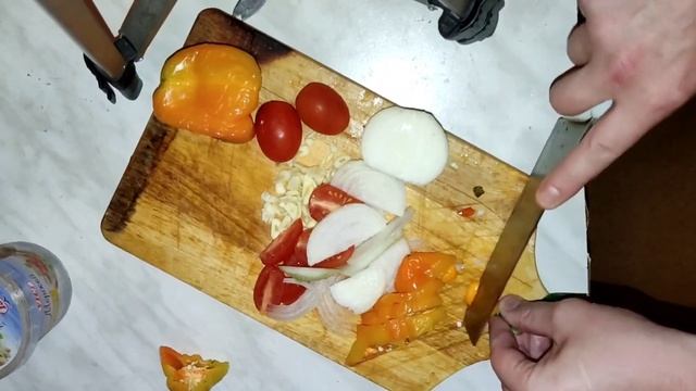 УЖИН ЗА НОЛЬ РУБЛЕЙ ИЗ МУСОРНОГО БАКА.Dinner for zero money from trash cans. смотреть онлайн