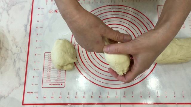 БУЛОЧКИ С СЫРОМ И ЧЕСНОКОМ. ЧЕСНОЧНО-СЫРНЫЕ БУЛОЧКИ смотреть онлайн