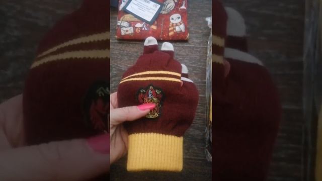 любителям Гарри Поттера. для детей - перчатки. шарфы. волшебные палочки . смотреть онлайн