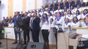 Вся Земля хвалу поёт лишь Тебе, наш чудный Бог / Песня