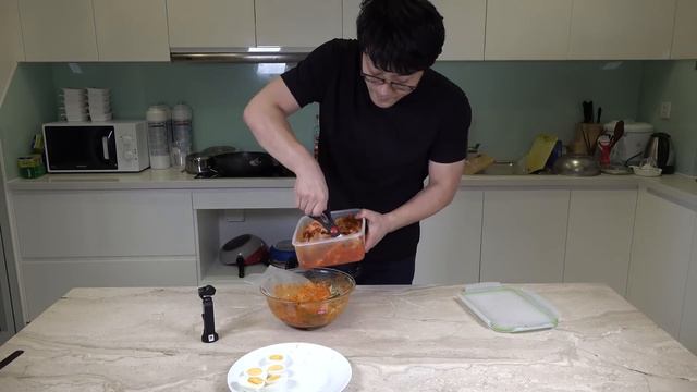 [VietSub]Món Hàn Quốc dễ làm ngon cay đơn giản mì trộn kim chi 김치비빔국수 Phụ đề tiếng việt смотреть онлайн