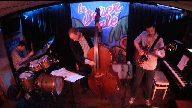 Yuval Amihai Trio @ Le Baiser Salé смотреть онлайн