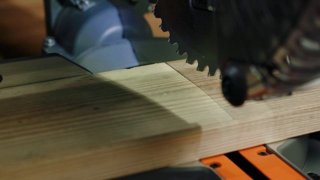 BLACK+DECKER BES710 - UKOŚNICA 254/30 Mm O MOCY 2100W