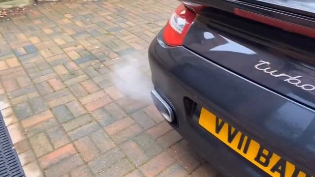 Porsche 911 997 Turbo Gen 1 vs Gen 2 - Battle of the Icons смотреть онлайн