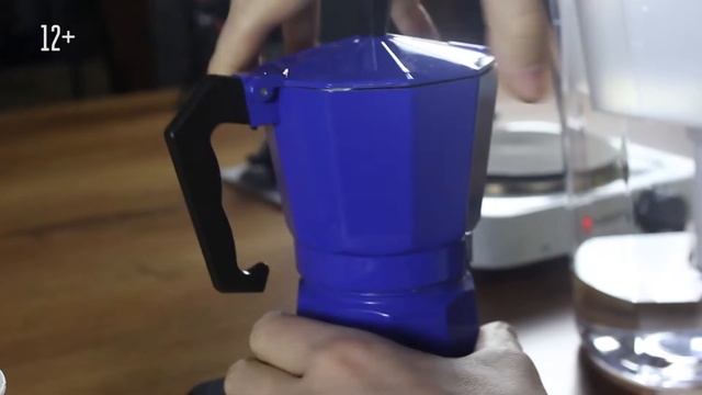 Как готовить кофе в гейзерной кофеварке Моке 1080p смотреть онлайн