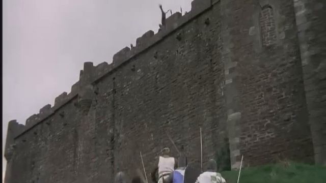 Monty Python The French Taunt смотреть онлайн