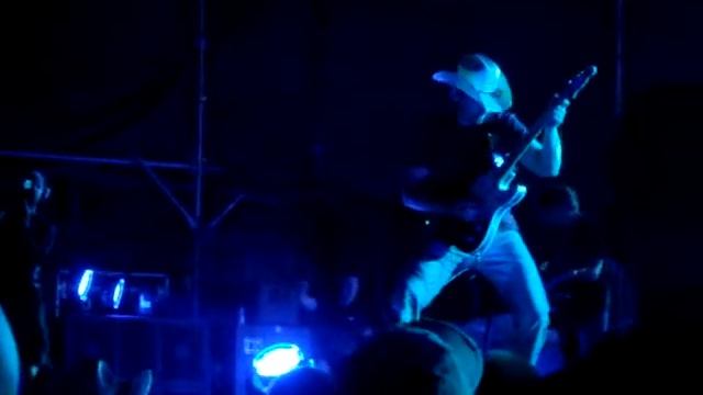 Brad Paisley Welcome to the future and Alcohol live Great quailty смотреть онлайн