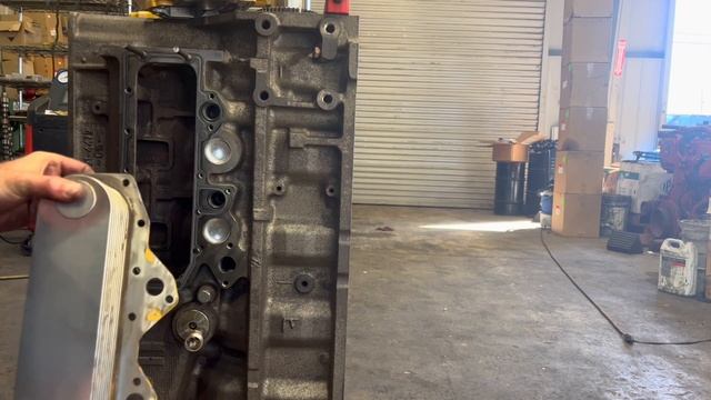 How to rebuild a Caterpillar C7 diesel engine long block. Step by Step. #trucking #caterpillar смотреть онлайн