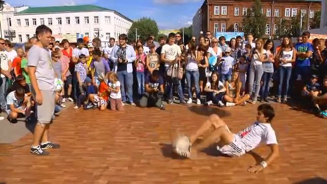 Роман Мухаметчин vs Александр Сафронов - 1/8 finale - "BALL U 2012" смотреть онлайн