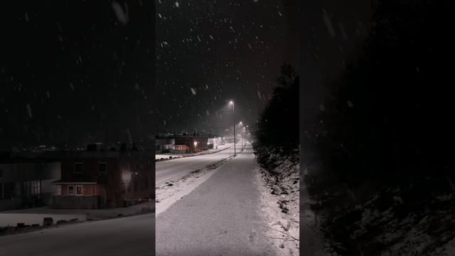 Город Альта в Норвегии ❄️ #альта #снег #норвегия #alta #norway #snowing #snow смотреть онлайн