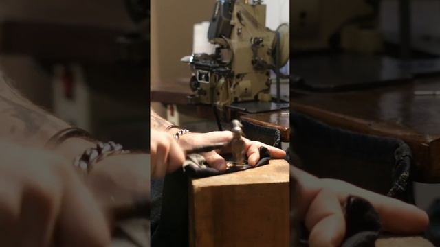 Hemming on our Union Special 43200G смотреть онлайн