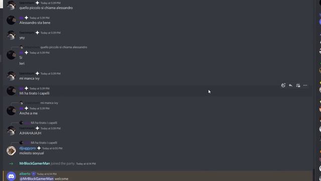 Infiltrating Minecraft Discord Severs... смотреть онлайн