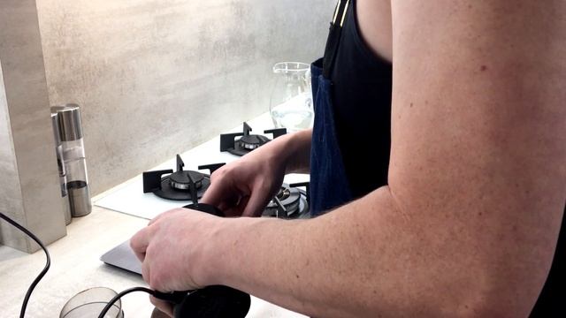 Это видео изменит Ваш кофе (но это не точно). Кофе в турке. смотреть онлайн