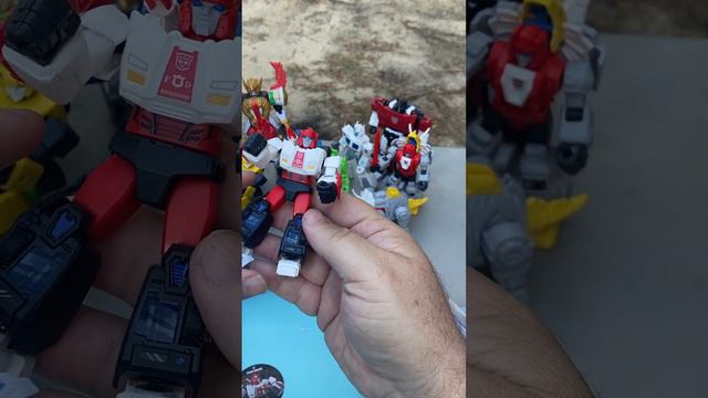 Red Alert Joins my Transformers Galaxy Version 3 Series of Blokees смотреть онлайн