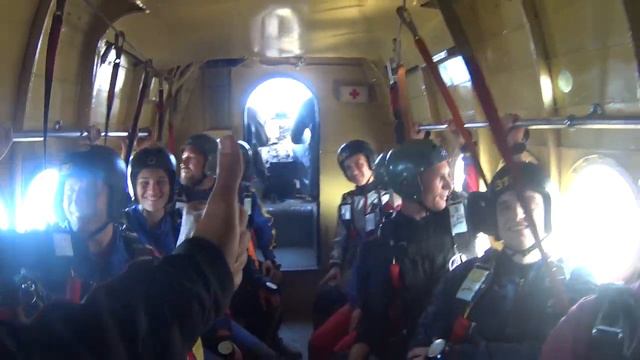 Первый мой прыжок с парашютом смотреть онлайн