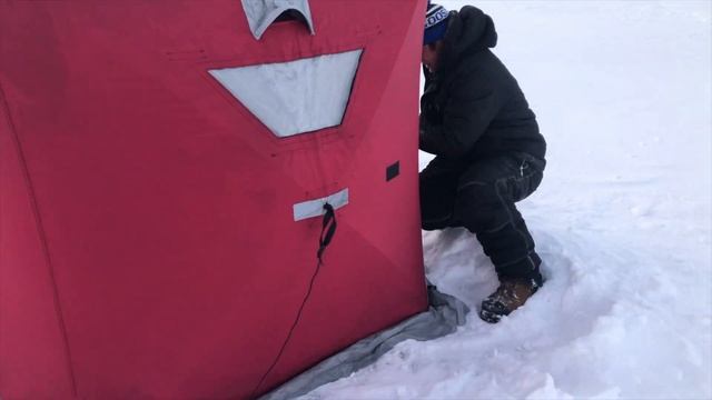 Зимняя рыбалка по-Канадски! Ехал 100 КМ ради этого! смотреть онлайн