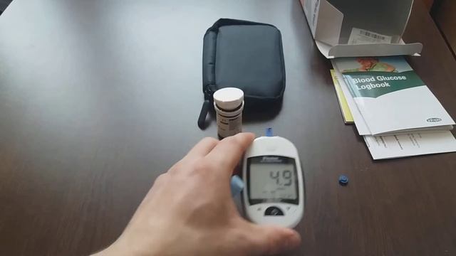 Распаковка, обзор и сравнение глюкометра Fine test Auto-coding Premium смотреть онлайн