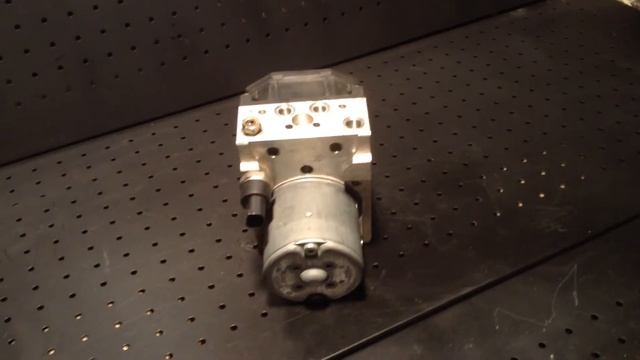 Блок ABS (насос) Suzuki Grand Vitara \ Cayenne 2003-2010 смотреть онлайн