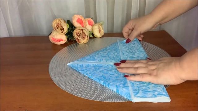 КАК СЛОЖИТЬ БУМАЖНЫЕ САЛФЕТКИ В СТАКАН ДЛЯ СЕРВИРОВКИ СТОЛА смотреть онлайн
