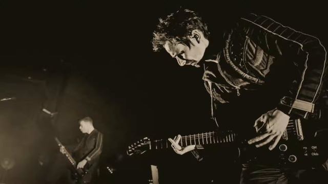 Muse - New Born Solo Backing Track смотреть онлайн