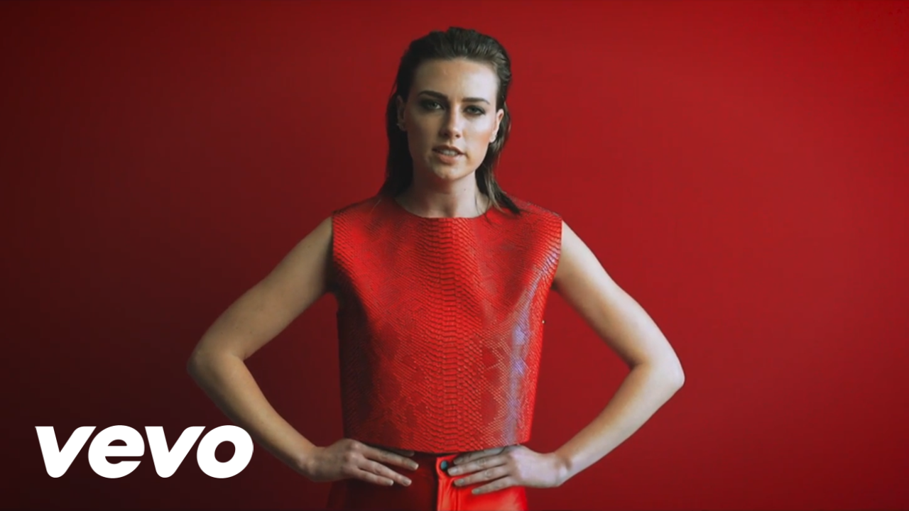 Chelsea Lankes – Bullet смотреть онлайн