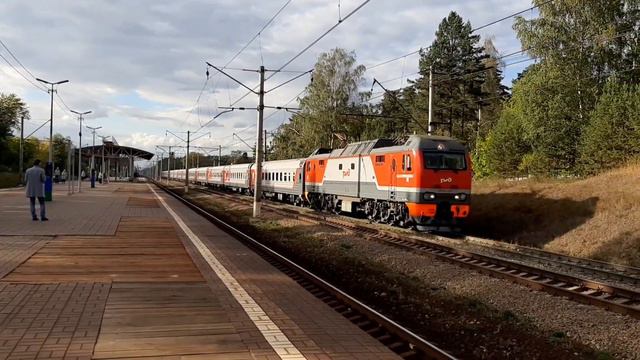 Электровоз ЭП2К-400 со скорым поездом №120М "Дневной экспресс" сообщением Москва-Саранск | Кратово смотреть онлайн