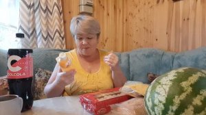 ЛЁШИК С ВЕЧЕРА ПРООЛИФИЛ ПЕРИЛА, А УТРО НАЧИНАЕМ С ОБЗОРА ПОКУПОК.