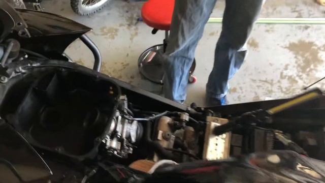 Vstrom Project Bike Repair Part 1: Can We Get The Bike Running?