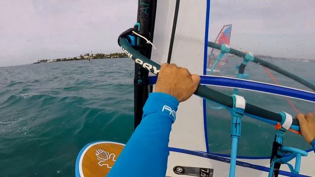 Bermuda Windsurfing Foiling with Friends - Starboard vs JP смотреть онлайн