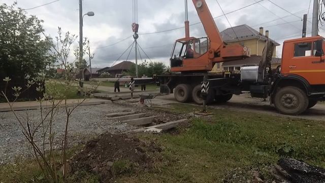 ЗАЕЗД ВО ДВОР | УКЛАДКА ПЛИТ (Часть 2) смотреть онлайн
