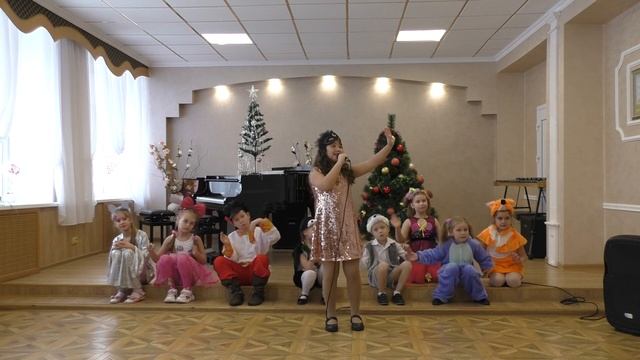 Горяева Милана (8-11 лет), И. Меньших "С Новым Годом" смотреть онлайн