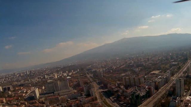 MJX Bugs 5W + 200mW FPV = 984m смотреть онлайн