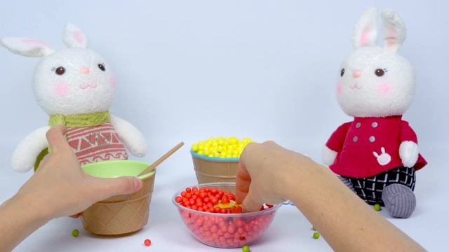 СЮРПРИЗЫ ИГРУШКИ из мультиков в цветных шариках МИМИМИШКИ (Учим цвета) смотреть онлайн