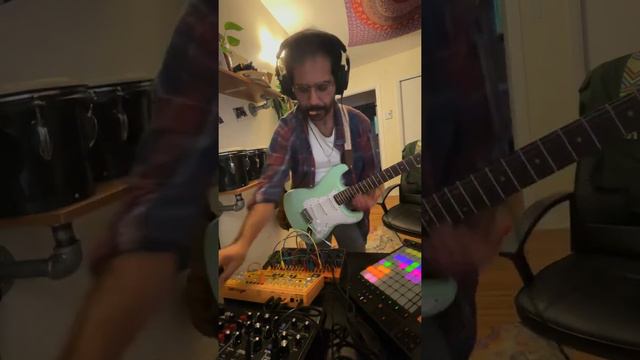 Behringer TD-3 , Crave , Model D house Jam смотреть онлайн