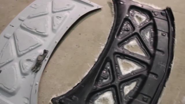 Осмотр и взвешивание капота для Toyota bb Оригинал VS Fiberglass смотреть онлайн