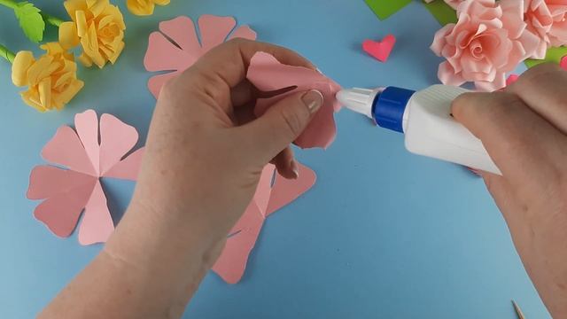 Как сделать розу из бумаги / Цветы из бумаги / Роза из бумаги / Цветы своими руками смотреть онлайн