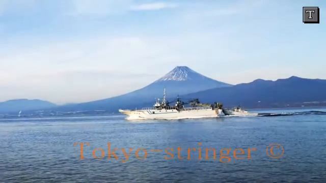 Гора Фудзи и лодка... С новым годом! смотреть онлайн