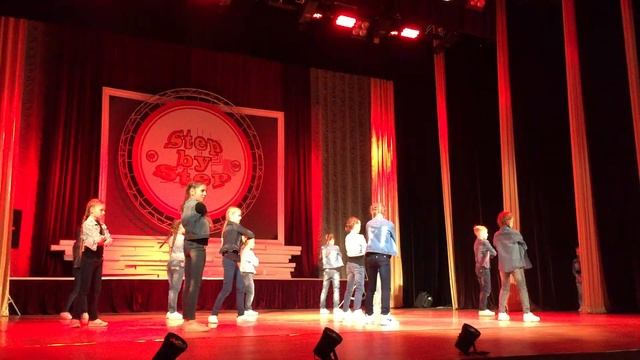 HIGH FLIGHT Средняя группа смотреть онлайн