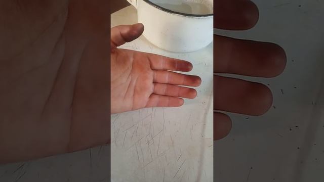 Чистим руки от ореха смотреть онлайн