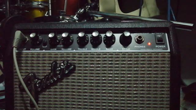 ทดสอบ แอมป์ Fender studio drive 9w смотреть онлайн