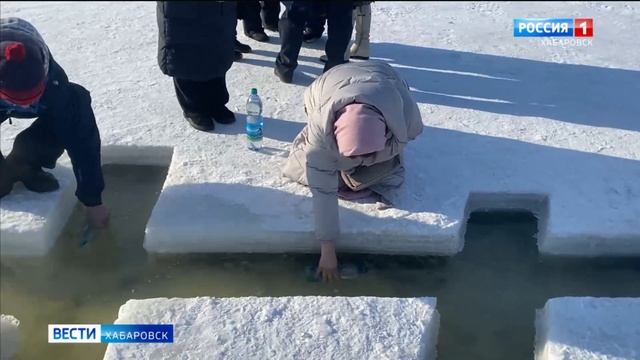 Православные христиане празднуют Крещение Господне