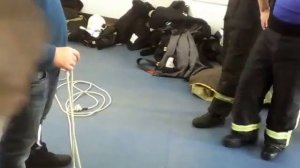 Двойная спасательная петля на пострадавшего