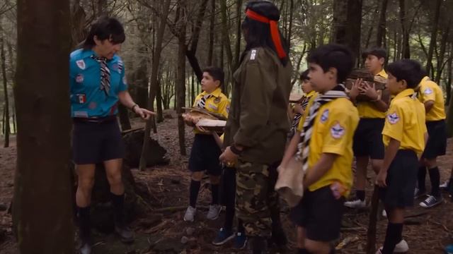 Capítulo 8: La brújula les falla y... ¡se pierden como guías scouts! | Nosotros los guapos T3 смотреть онлайн