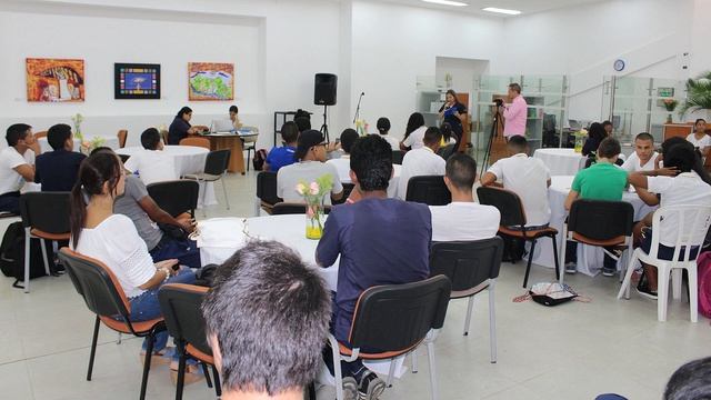 Así se celebró el ‘Día del Idioma’ en la Escuela Nacional del Deporte смотреть онлайн