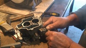 Ремонт УСКОРИТЕЛЬНОГО НАСОСА Солекса. Замена клапана!