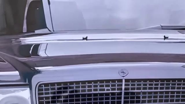 Mercedes W124. Картина на холсте смотреть онлайн